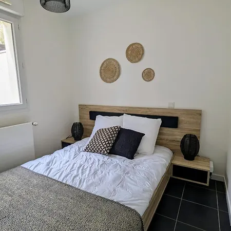 T2 With Terrace Near Les Minimes * La Rochelle (Charente-Maritime)